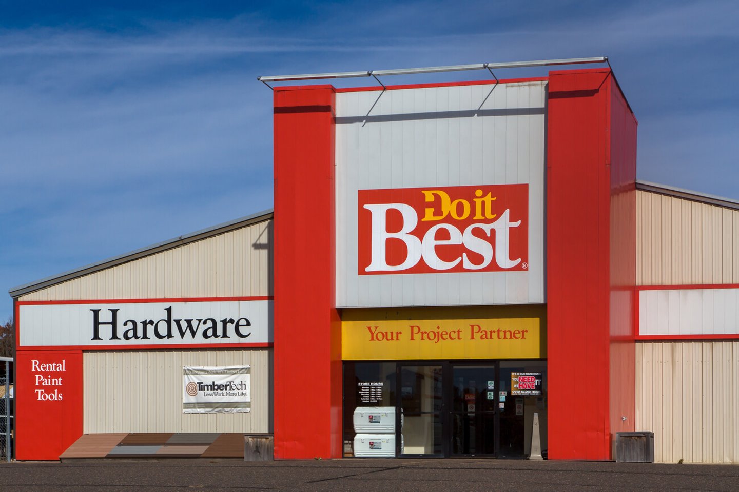 ST. CROIX FALLS, WI/USA - OCTOBER 16, 2016: Do it Best hardware store exterior and logo. Do it Best Corp., Inc. is a member-owned hardware, lumber, and building materials cooperative.; Shutterstock ID 505308718